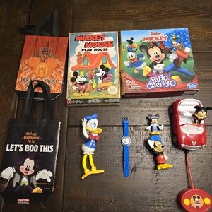 Mickey Mouse items in a bundle